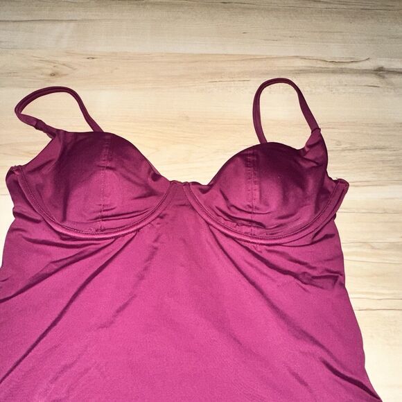 Andie Women Size M The Canary Tank Top Plum Swim NEW Glossy Eco Nylon - Picture 3 of 9